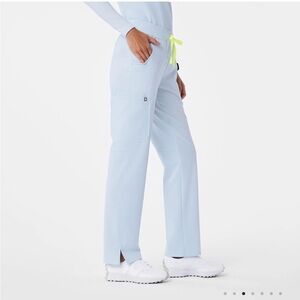 Kade Cargo Scrub Pants™ XS petite in clear skies